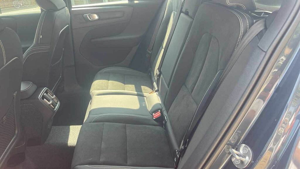 Volvo XC40 2.0 B3p Plus Black Edition Black #30