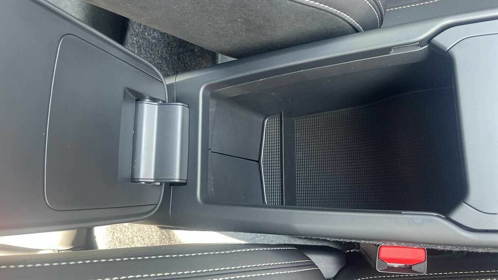 Volvo XC40 2.0 B3p Plus Black Edition Black #44
