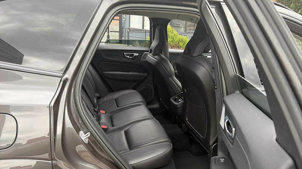 Volvo XC60 Ultimate, B5 Awd Mild Hybrid, Dark LK72TJO Grey #6