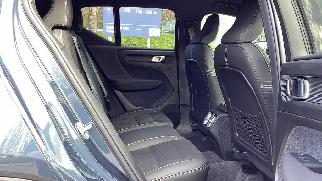 Volvo XC40 Black Edition Plus, B4 Mild Hybrid, LR26GCV Blue #6