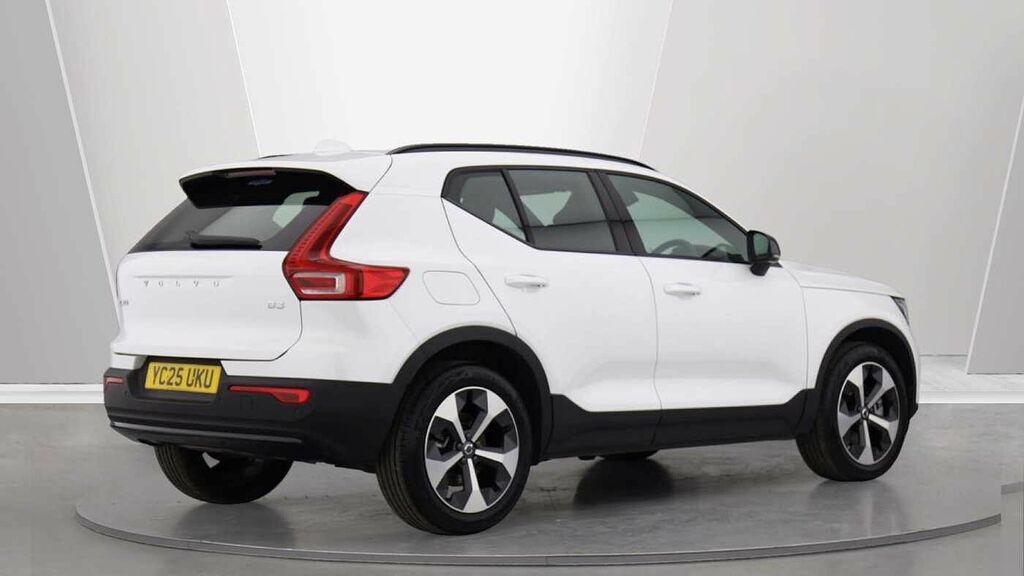 Volvo XC40 Plus, B3 Mild Hybrid, Dark YC25UKU White #2