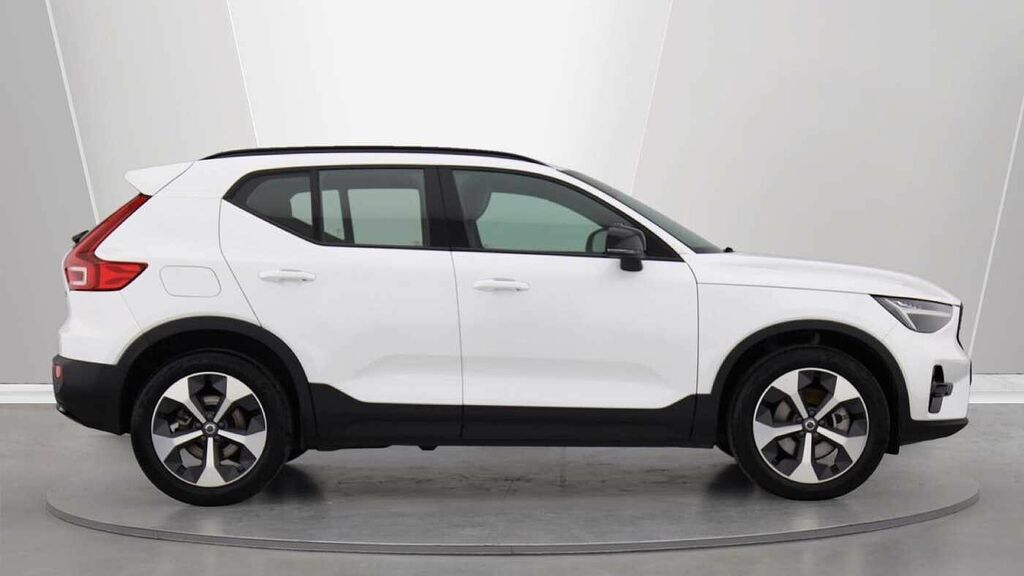 Volvo XC40 Plus, B3 Mild Hybrid, Dark YC25UKU White #3