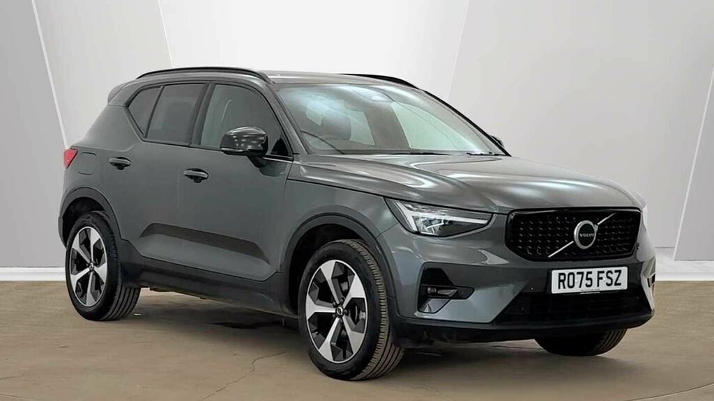 Volvo XC40 Plus, B3 Mild Hybrid, Dark