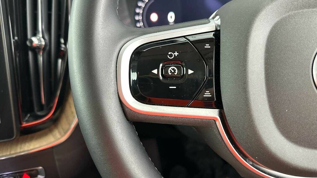 Volvo XC60 Volvo Xc60 Plus Black Edition Black #20