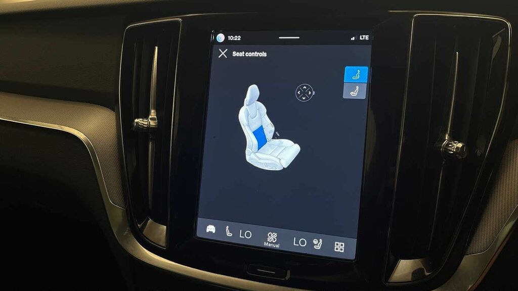 Volvo V60 Plus, B4 Mild Hybrid, Dark Blue #41