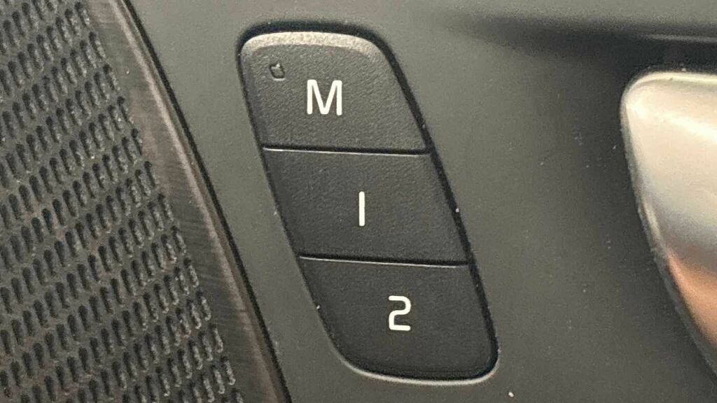 Volvo V60 Plus, B4 Mild Hybrid, Dark Blue #25