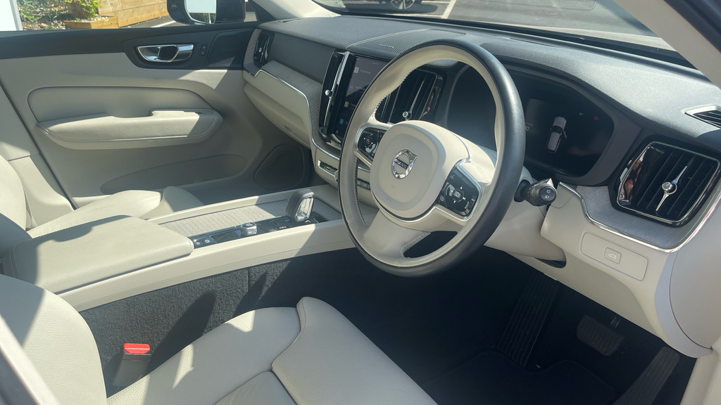 Volvo XC60 Plus, B5 Awd Mild Hybrid, Dark #4