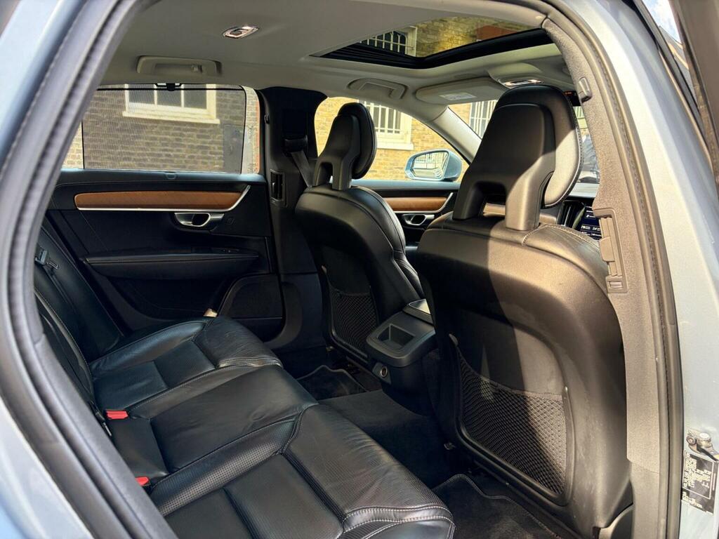 Volvo S90 D4 Momentum Silver #27