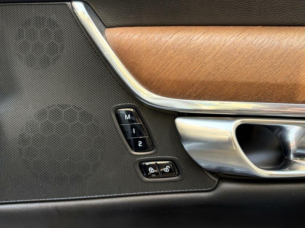 Volvo S90 D4 Momentum Silver #11