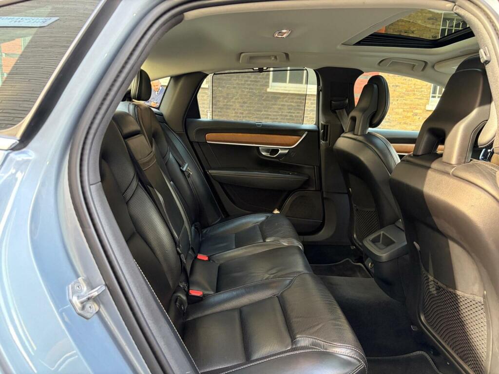 Volvo S90 D4 Momentum Silver #26