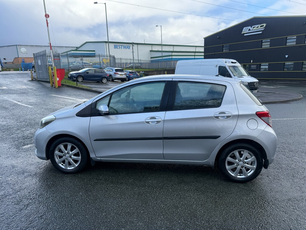 Toyota Yaris 1.4 D-4d Tr Hatchback Euro 5 90 #6