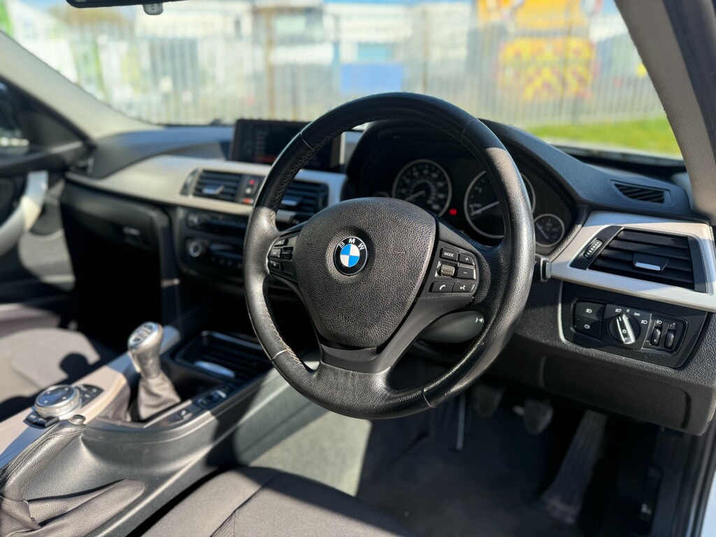 BMW 3 Series Estate 2.0 320D M Sport Touring Xdrive Euro 5 White #25
