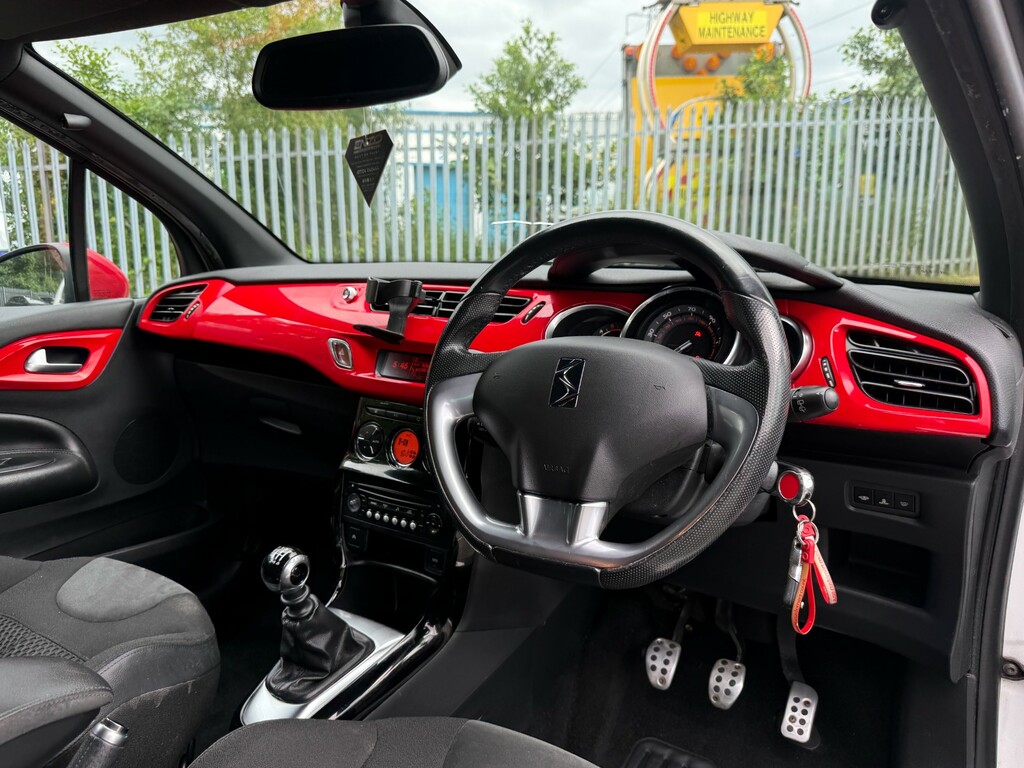 Citroen DS3 1.6 E-hdi Dstyle Plus 90 Bhp White #14