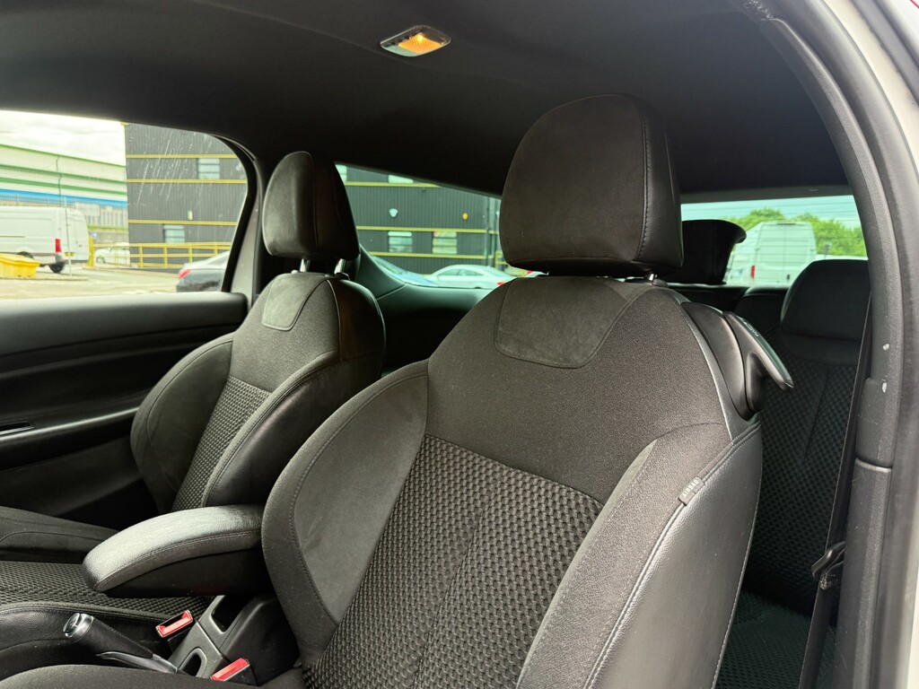 Citroen DS3 1.6 E-hdi Dstyle Plus 90 Bhp White #20