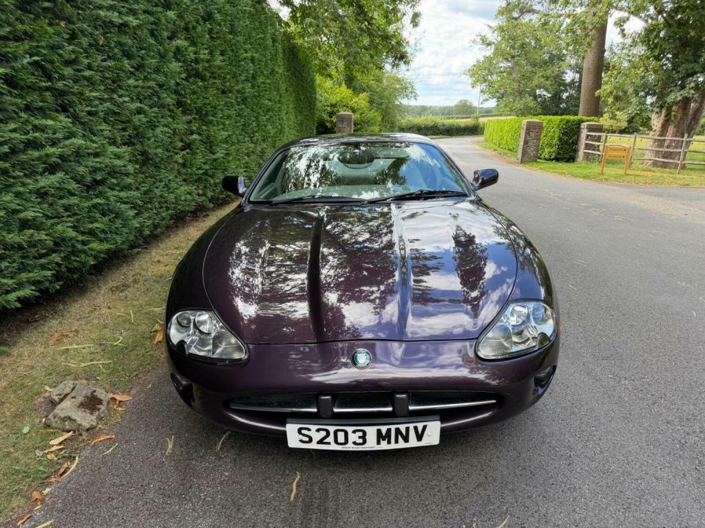 Jaguar XK8 4.0 Purple #25