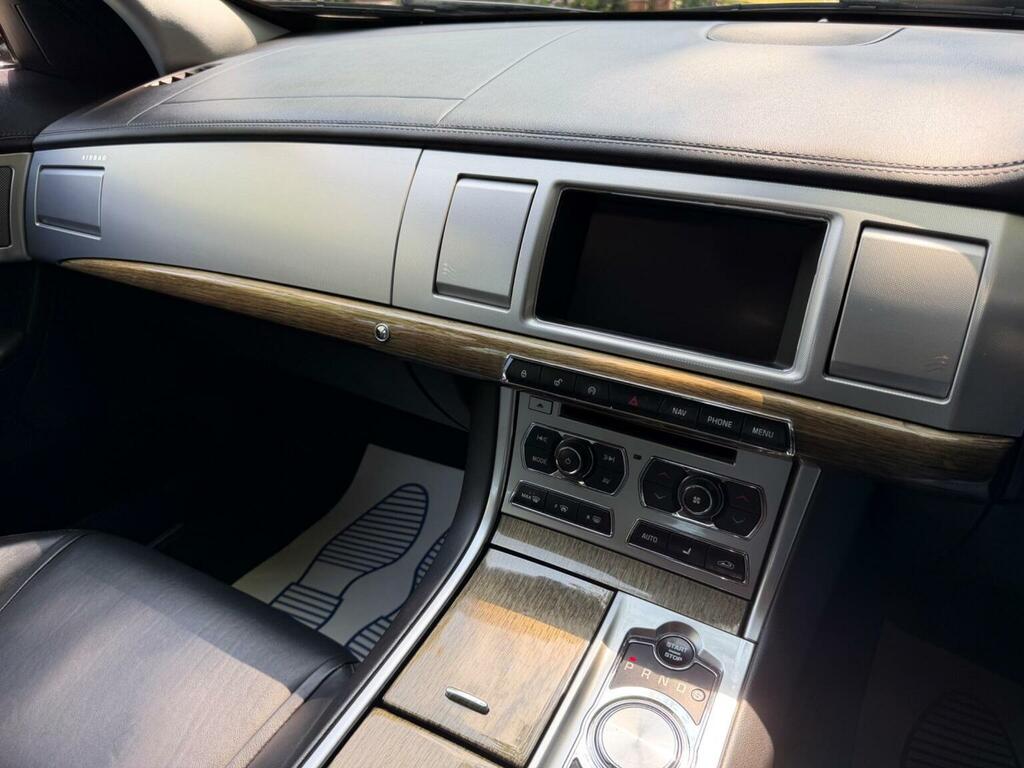 Jaguar XF 2.2D Premium Luxury Sportbrake Euro 5 Ss White #12