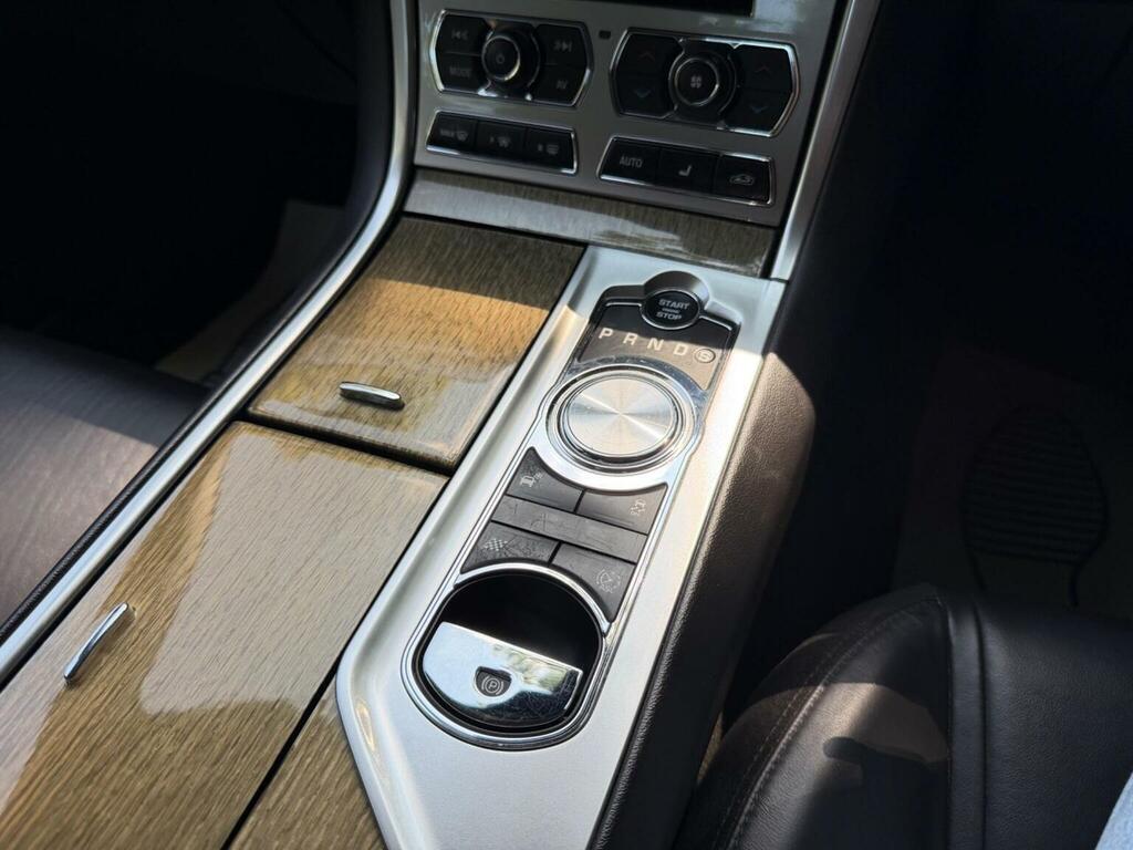 Jaguar XF 2.2D Premium Luxury Sportbrake Euro 5 Ss White #13