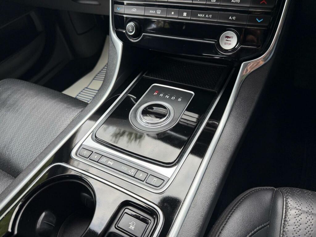 Jaguar XE 2.0D Prestige Euro 6 Ss Grey #15