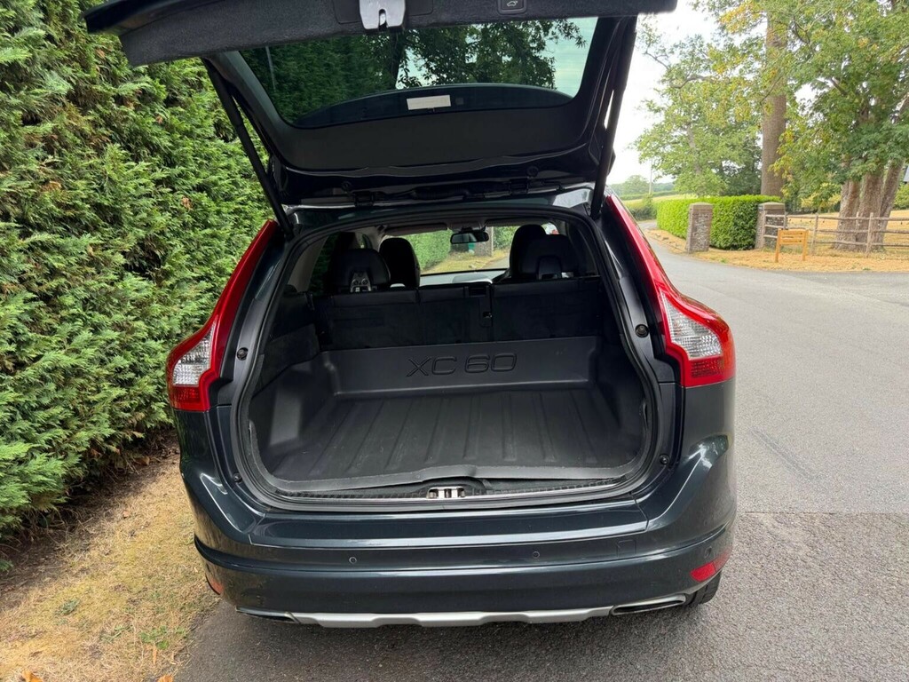 Volvo XC60 2.4 D4 R-design Awd 161 Bhp Grey #8