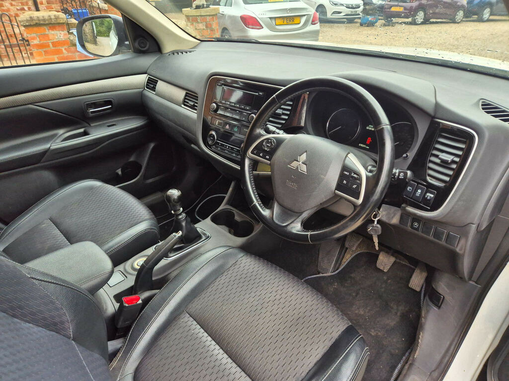 Mitsubishi Outlander 2014 64 Phev #15