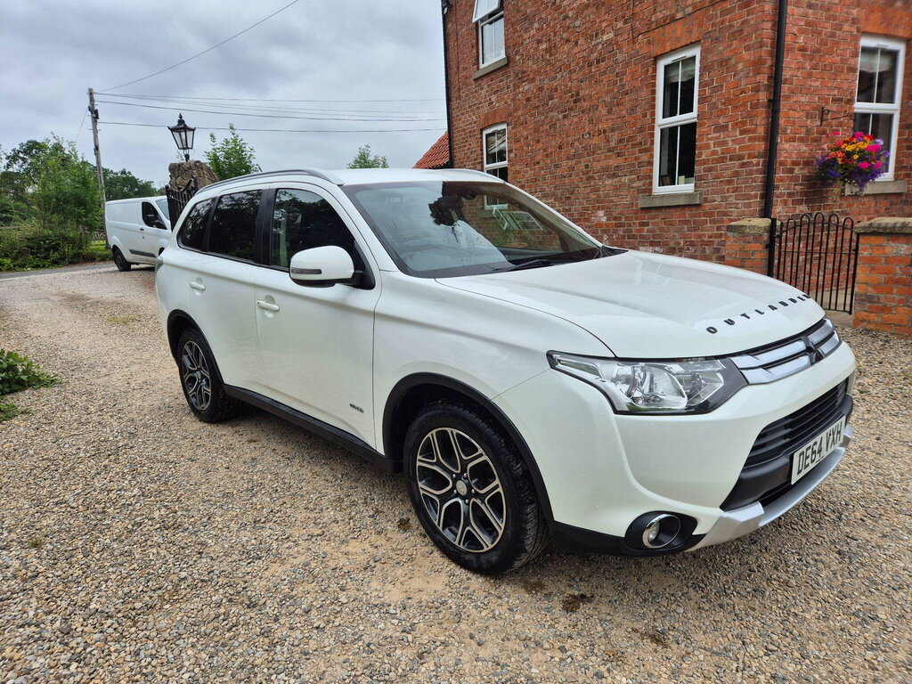 Mitsubishi Outlander 2.2 Di-d Gx3 4Wd Euro 5 Ss White #4