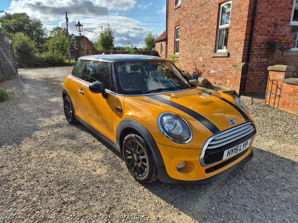 Mini Hatch 1.5 Cooper D Euro 6 Ss HY15LYP Orange #3