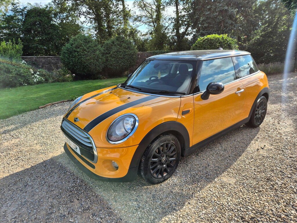 Mini Hatch 1.5 Cooper D Euro 6 Ss HY15LYP Orange #4
