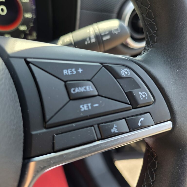 Nissan Juke 1.6 N-connecta Suv Hybrid Euro 6 Grey #20
