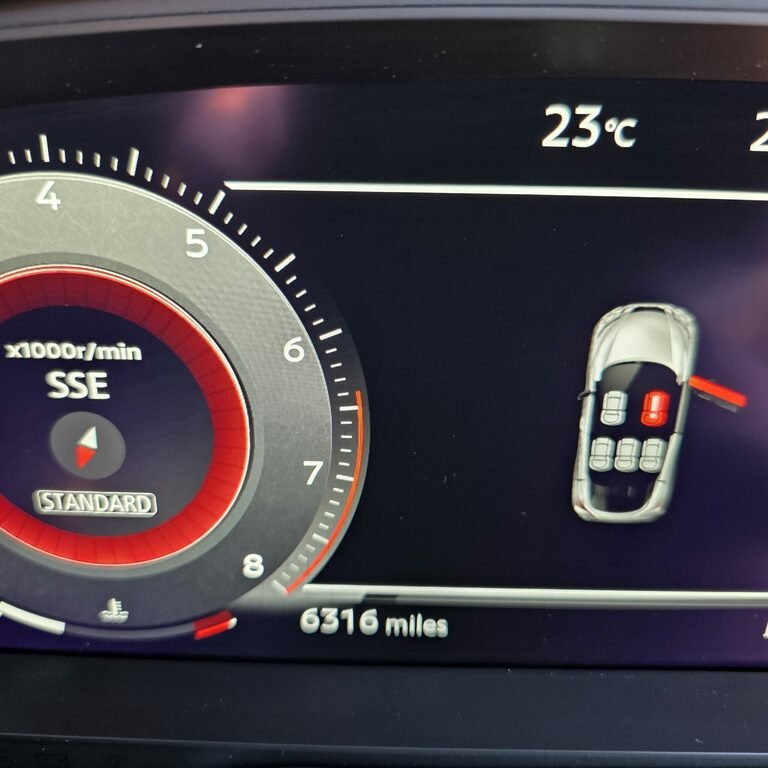 Nissan Juke 1.6 N-connecta Suv Hybrid Euro 6 Grey #21