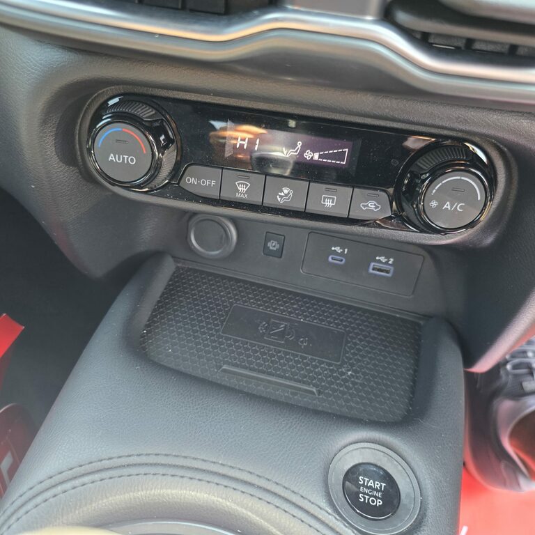 Nissan Juke 1.6 N-connecta Suv Hybrid Euro 6 Grey #25