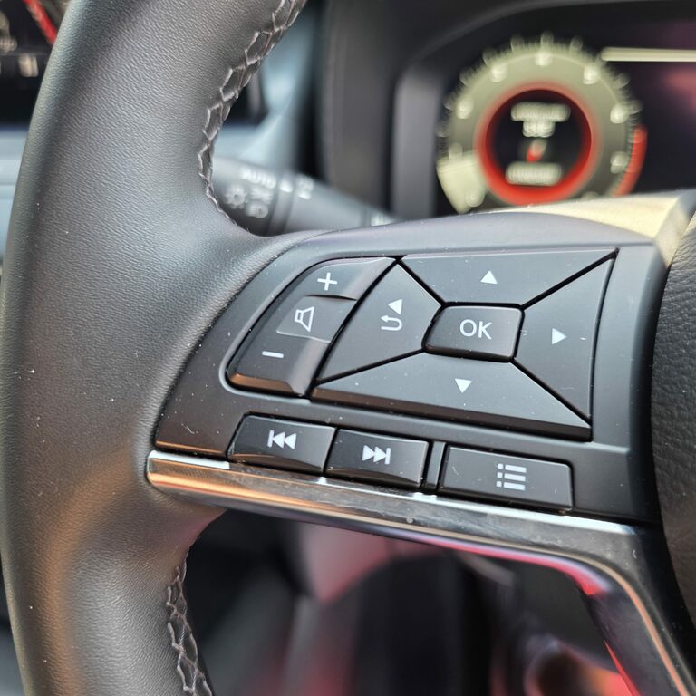 Nissan Juke 1.6 N-connecta Suv Hybrid Euro 6 Grey #19