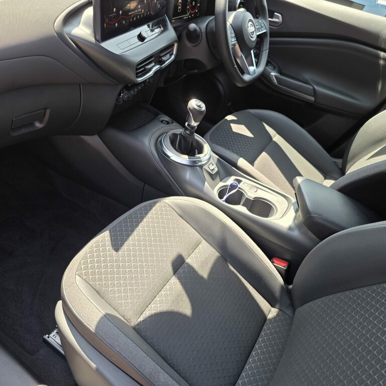 Nissan Juke 1.6 N-connecta Suv Hybrid Euro 6 Grey #33