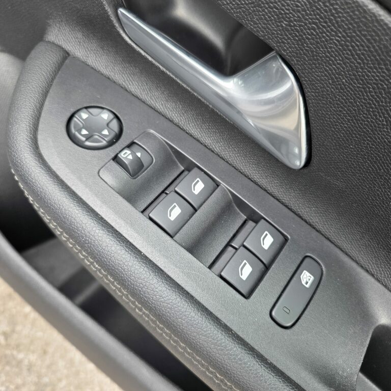 Vauxhall Mokka-e 2023 72 50Kwh #18