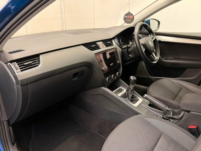 Skoda Octavia 1.0 Tsi Se Dsg Euro 6 Ss Black #8