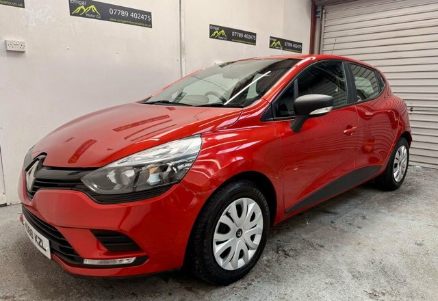 Renault Clio 2017 1.2 16V Expression Hatchback Manua MD66KZL Red #2