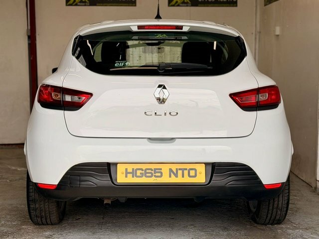 Renault Clio 2016 1.2 16V Play Hatchback Euro White #6