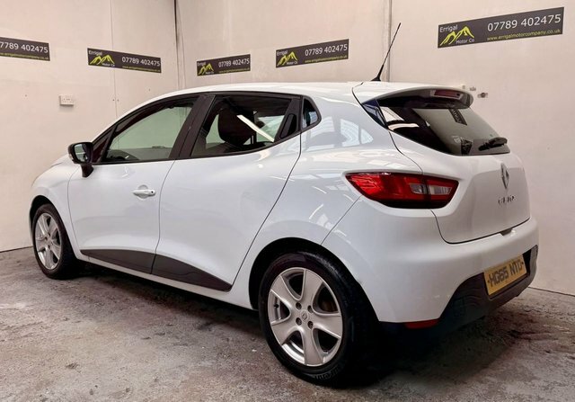 Renault Clio 2016 1.2 16V Play Hatchback Euro White #4