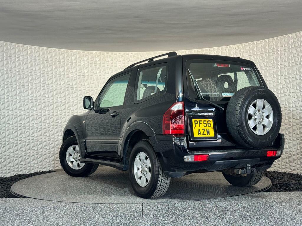 Mitsubishi Shogun 3.2 Di-d Equippe Black #2