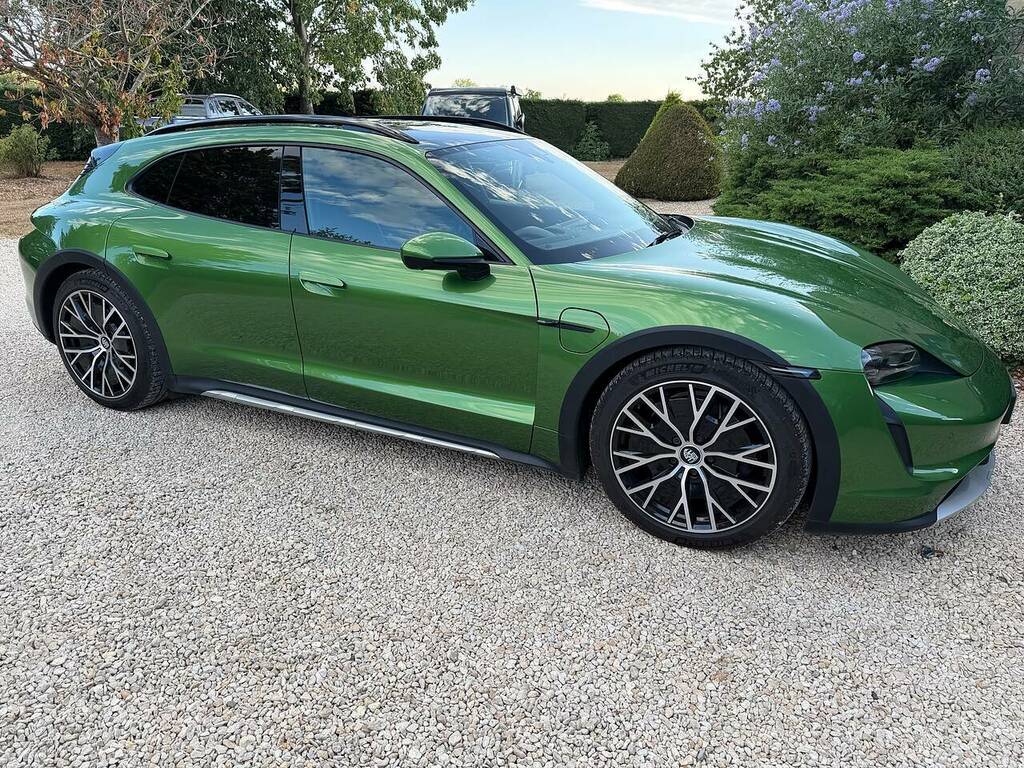 Porsche Taycan Performance Plus 4 Green #3