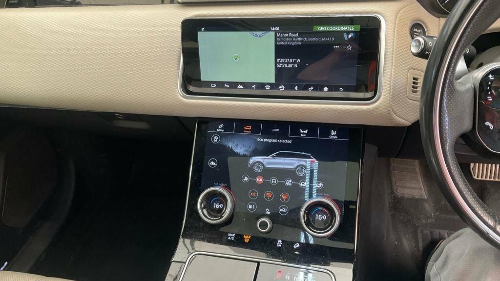 Land Rover Range Rover Velar 2L R-dynamic S Black #3