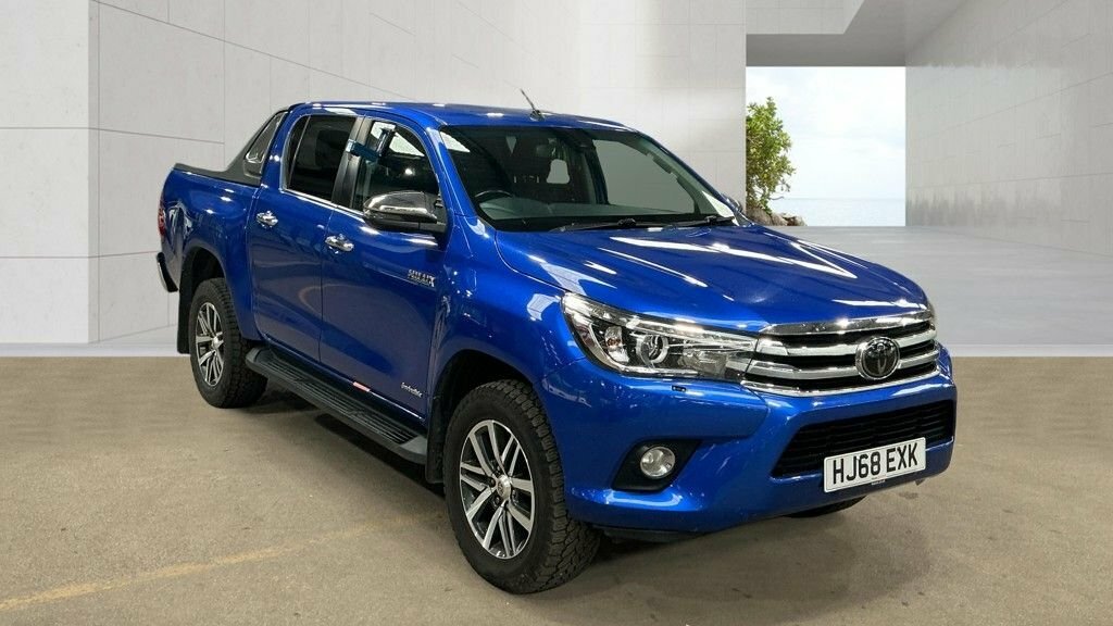 Toyota HILUX 2.4L Invincible Blue