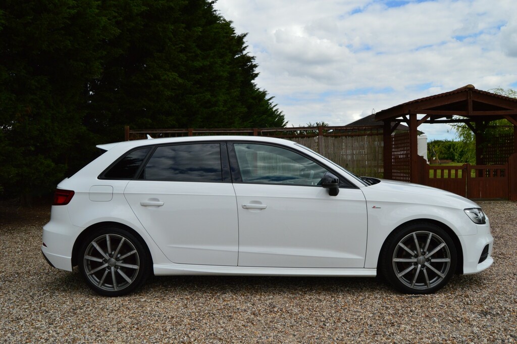 Audi A3 Hatchback 2.0 Tdi Black Edition 201867 FD67RZX White #4