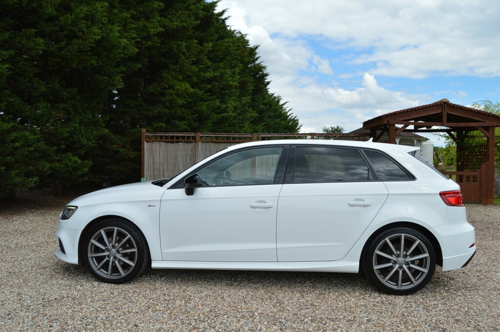 Audi A3 Hatchback 2.0 Tdi Black Edition 201867 FD67RZX White #5