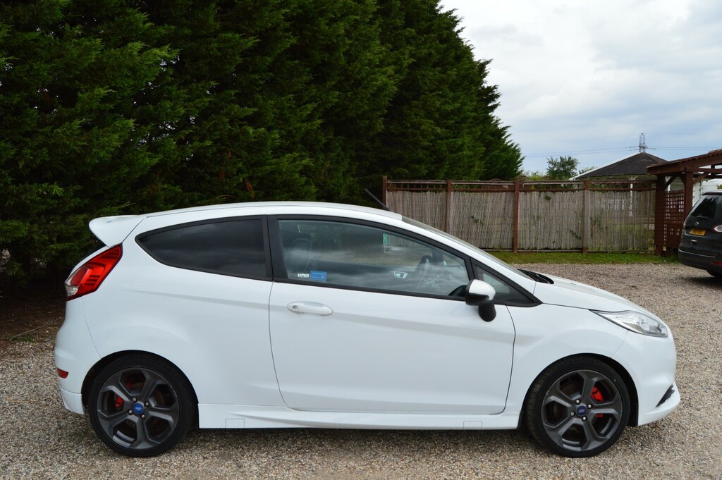 Ford Fiesta Hatchback 1.6 T Ecoboost St-2 201414 White #5
