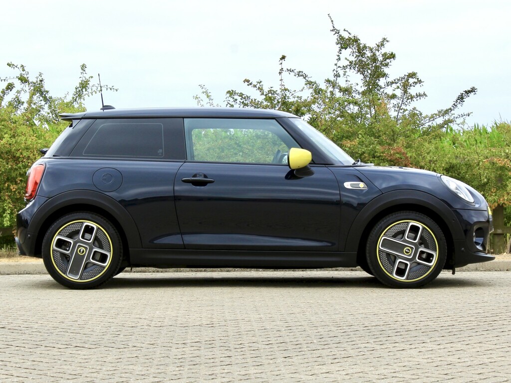 Mini Hatch Level 3 - 2020 YG20SYE Black #2