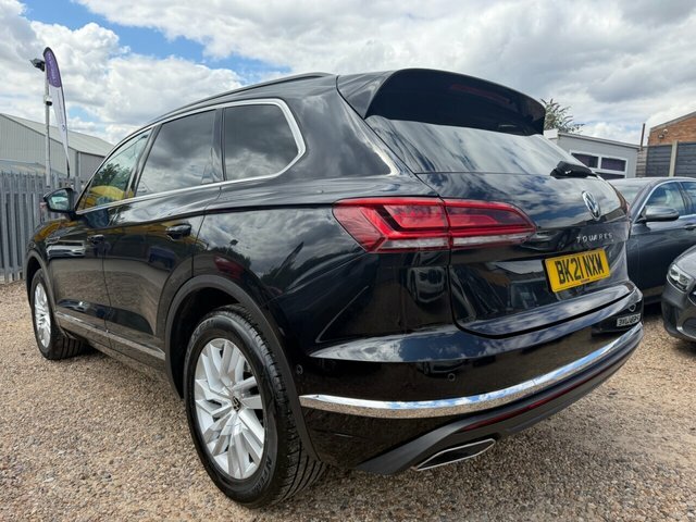 Volkswagen Touareg Tdi V6 Sel Suv Black #3