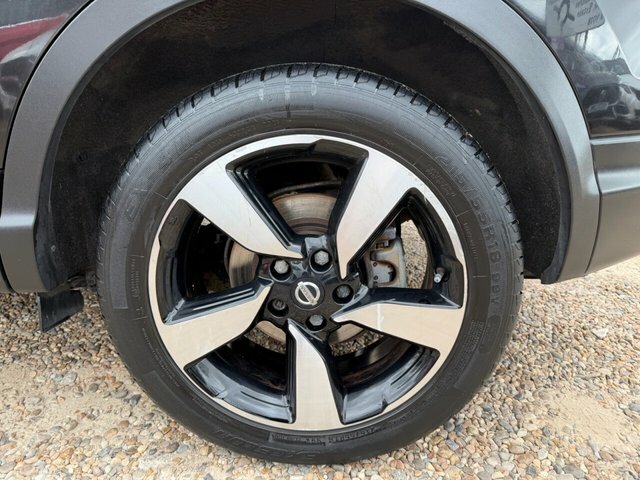 Nissan Qashqai Dig-t N-connecta Suv Black #6