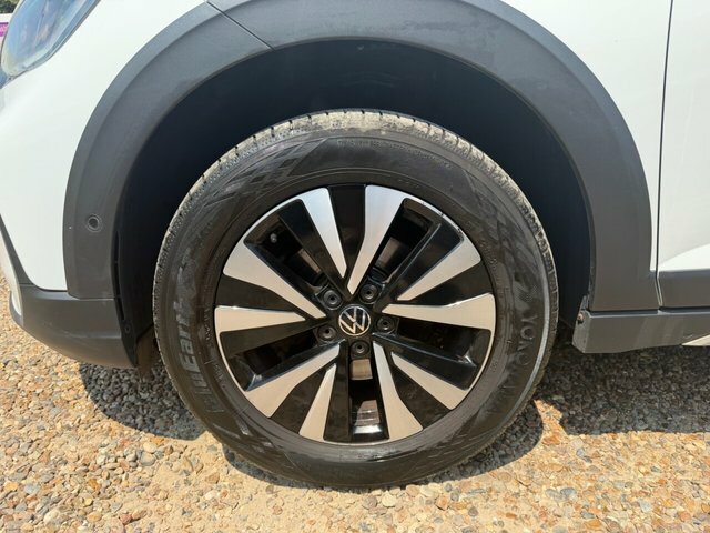 Volkswagen Taigo Tsi Life Suv White #2