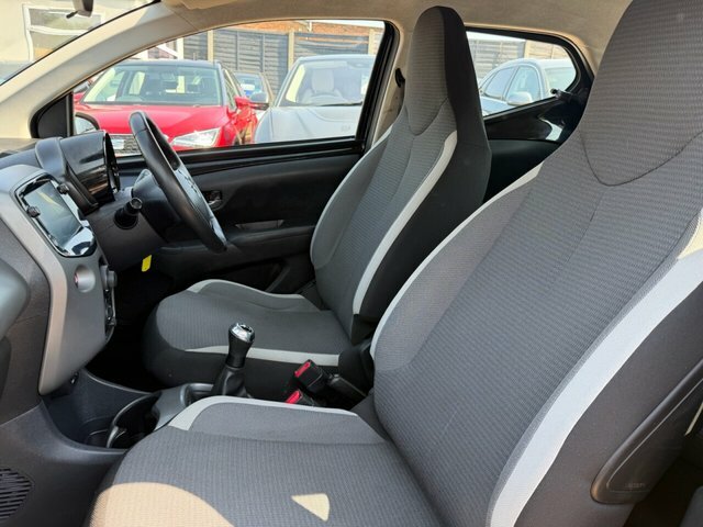 Toyota Aygo Aygo X Limited Edition Vvt-i Green #15