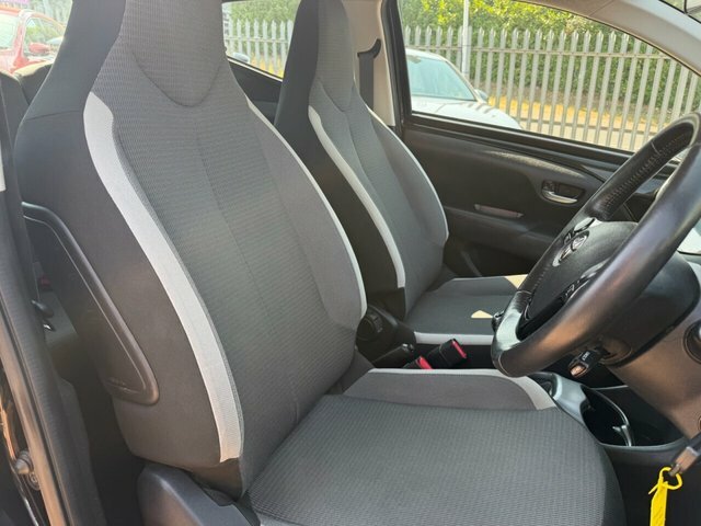 Toyota Aygo Aygo X Limited Edition Vvt-i Green #16